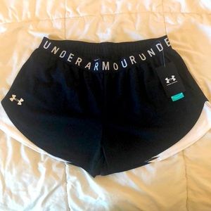 Under Armour loose Play Up shorts